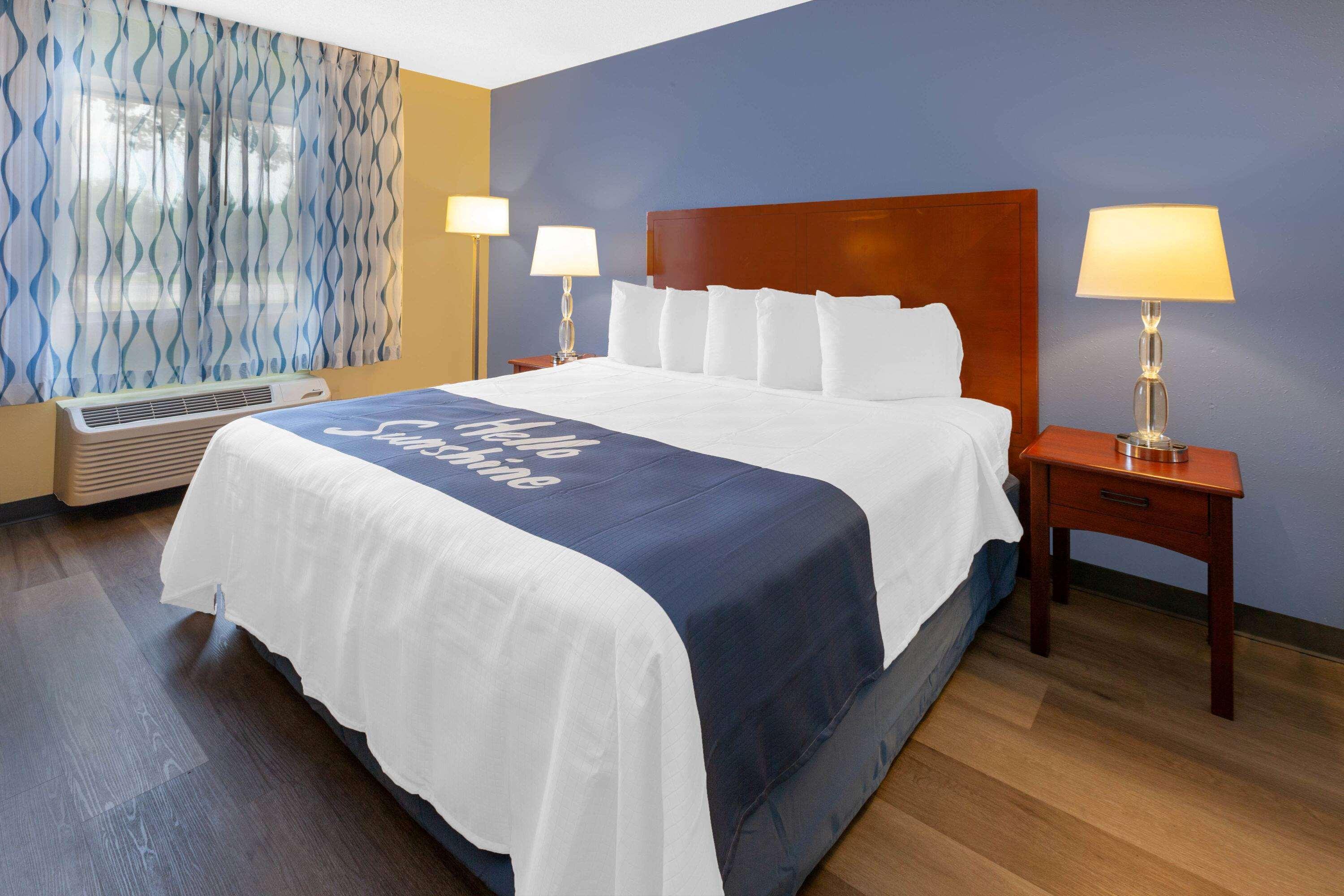 Days Inn By Wyndham Milan Sandusky South Eksteriør billede