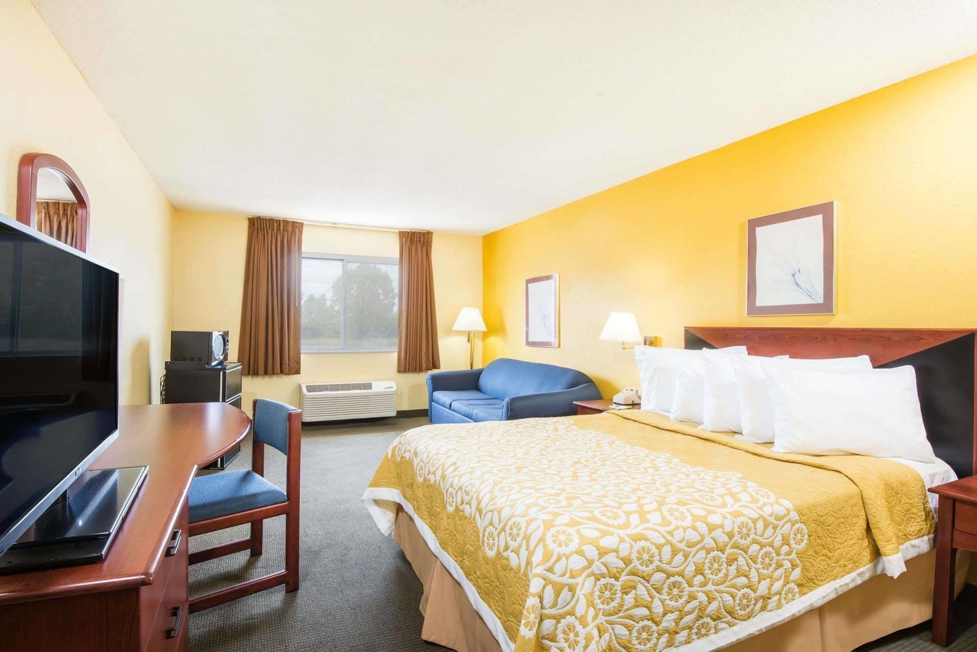 Days Inn By Wyndham Milan Sandusky South Eksteriør billede