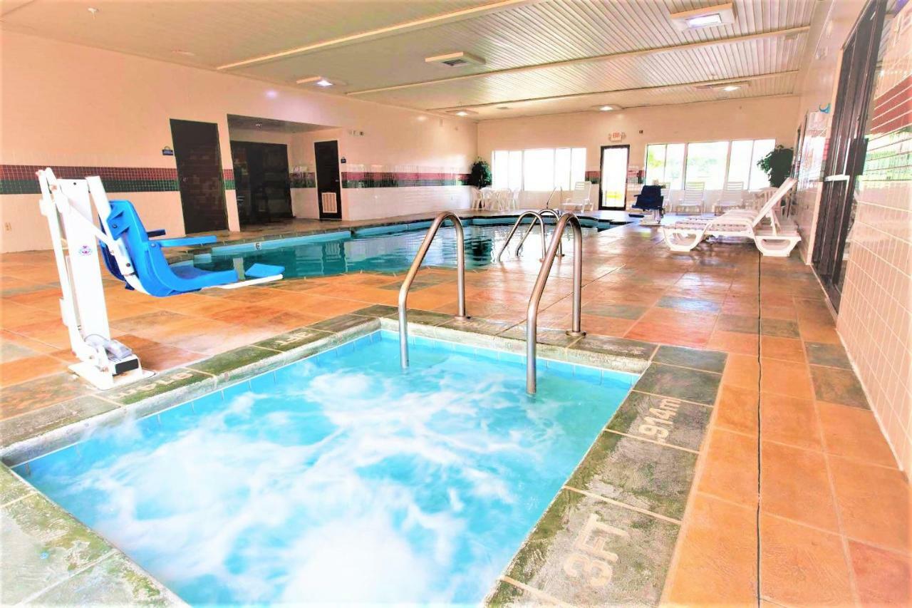 Days Inn By Wyndham Milan Sandusky South Eksteriør billede